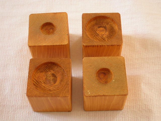 Surélévateur de lit ou de meuble en frêne 8 cm lot de 4 Surélévateur de lit ou de meuble en frêne 8 cm lot de 4