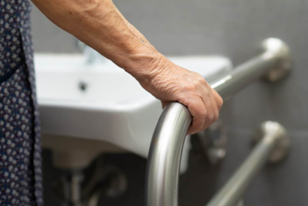 Douche senior et PMR, faire le choix de la sécurité