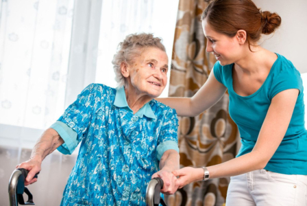 Comment favoriser l'autonomie des personnes âgées et en situation de handicap ?